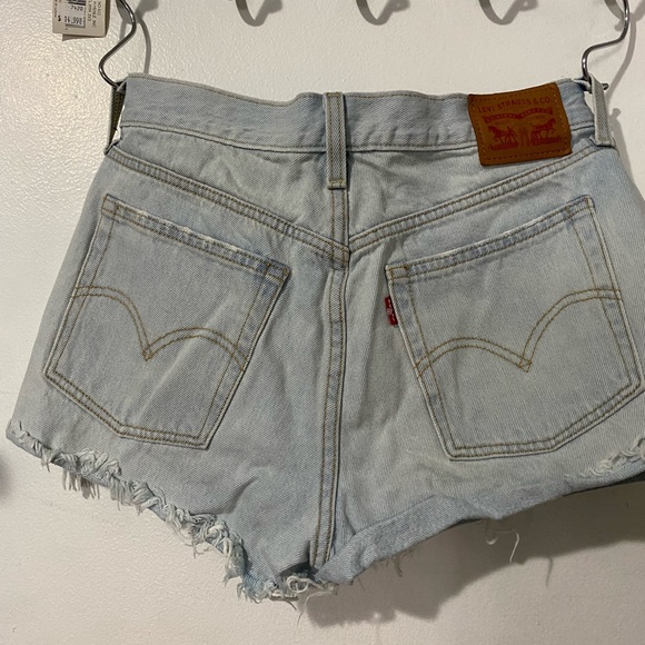 Levi’s Shorts - Picture 3 of 5